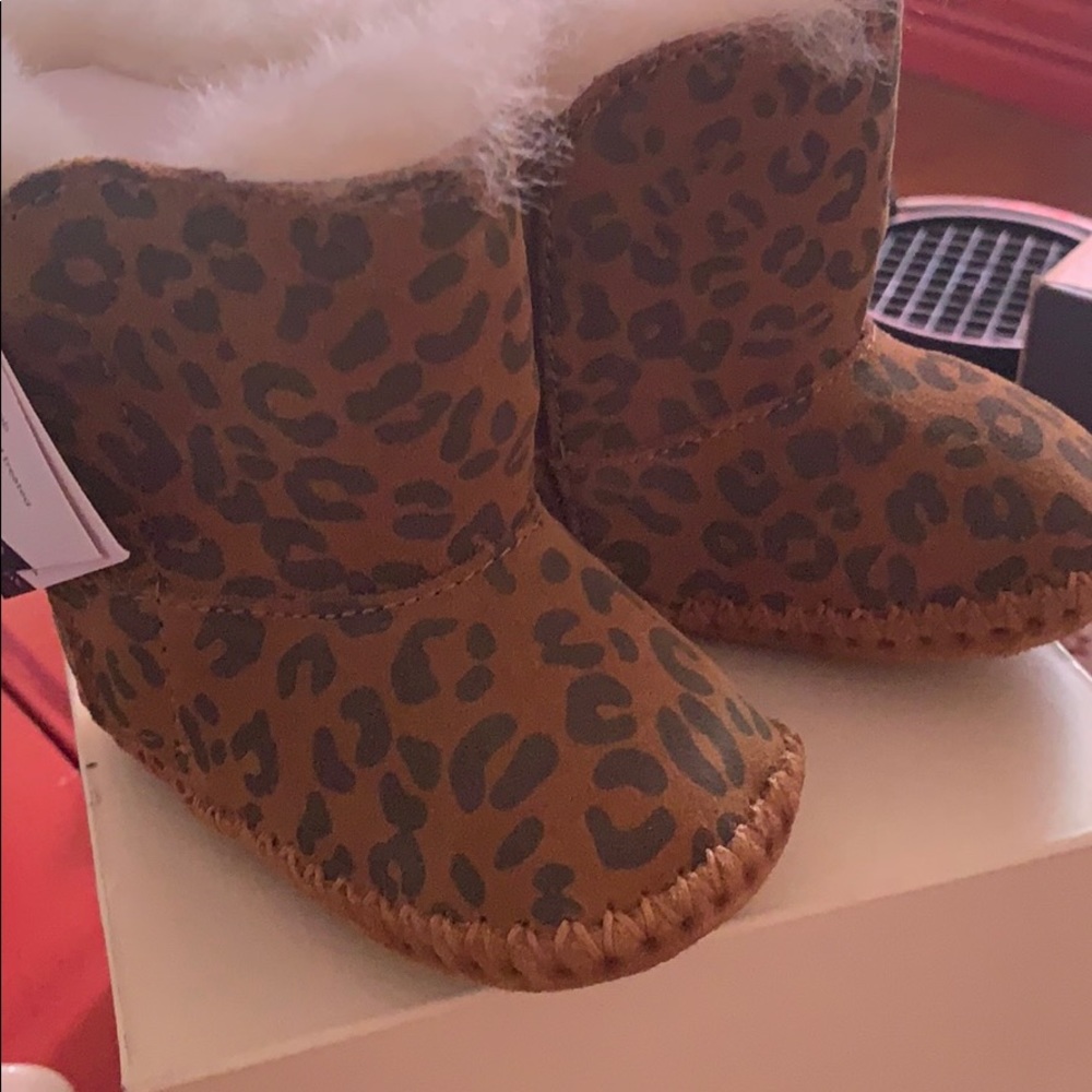 UGG Size 0/1 Boots